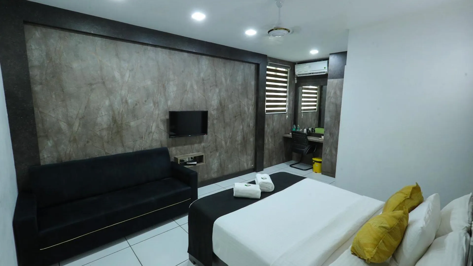 D-Green Hotels Kochi