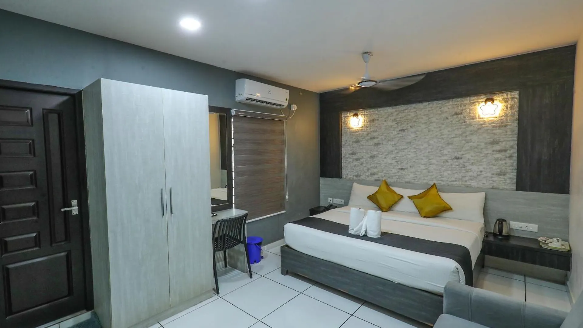 D-Green Hotels Kochi 2*,