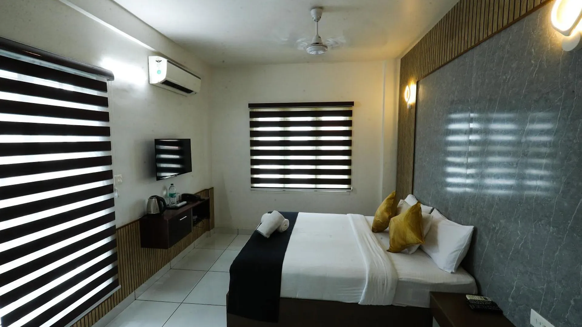 D-Green Hotels Kochi